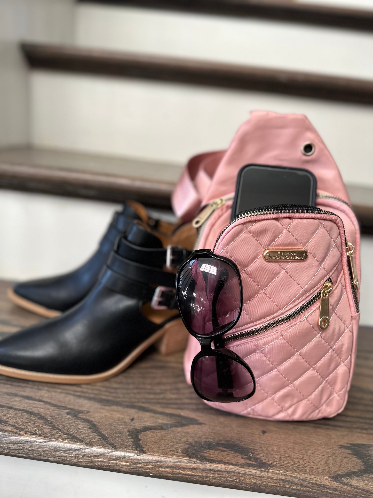 Chic Sling Bag (Soft Pink)