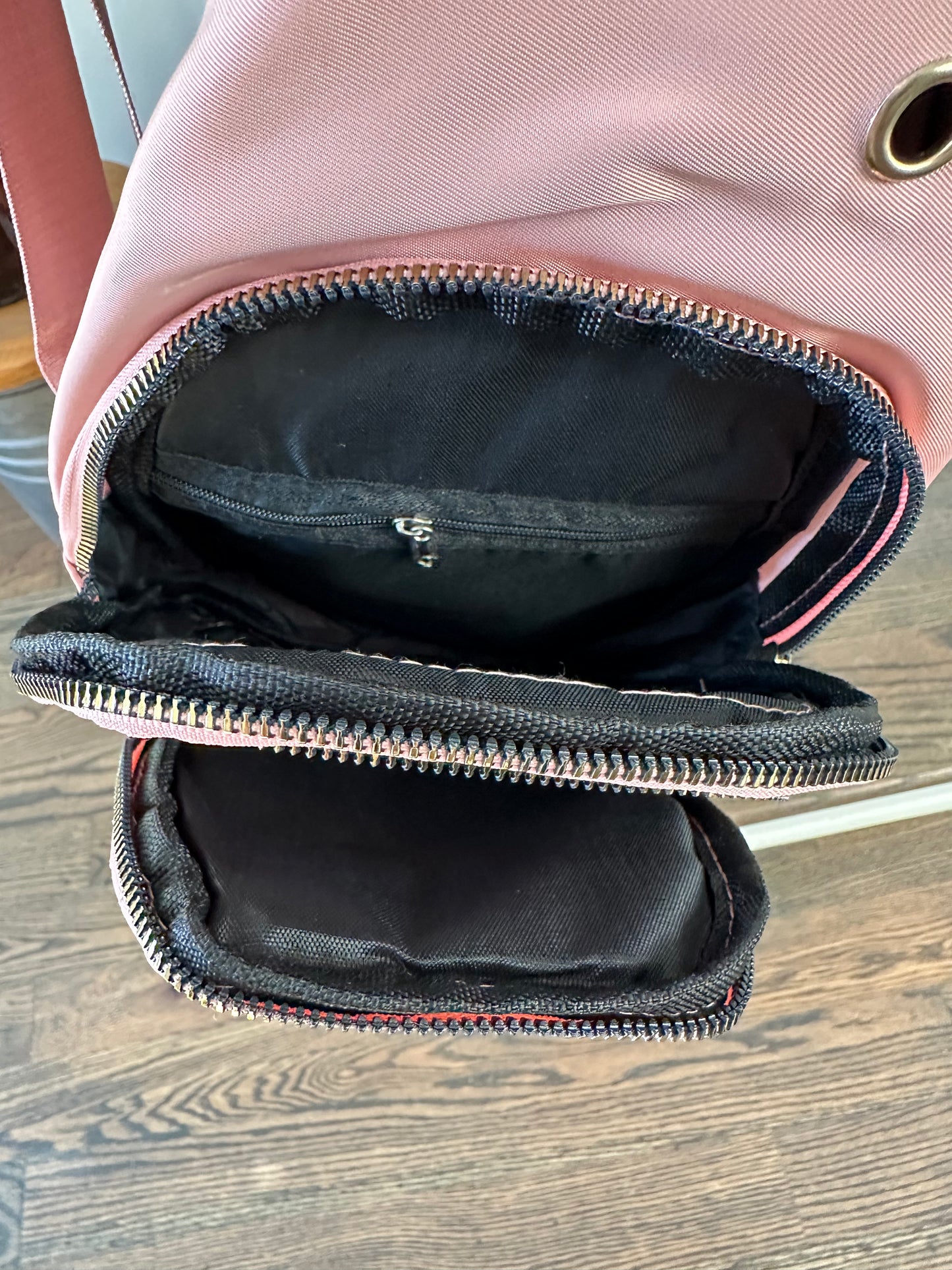 Chic Sling Bag (Soft Pink)